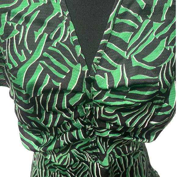 NWT! Michael Kors Zebra V-Neck Flounce Blouse - Size Medium - Picture 9 of 11